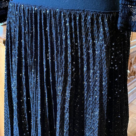 ✨ Banana Republic Sequin Skirt - Fun! - Picture 4 of 7